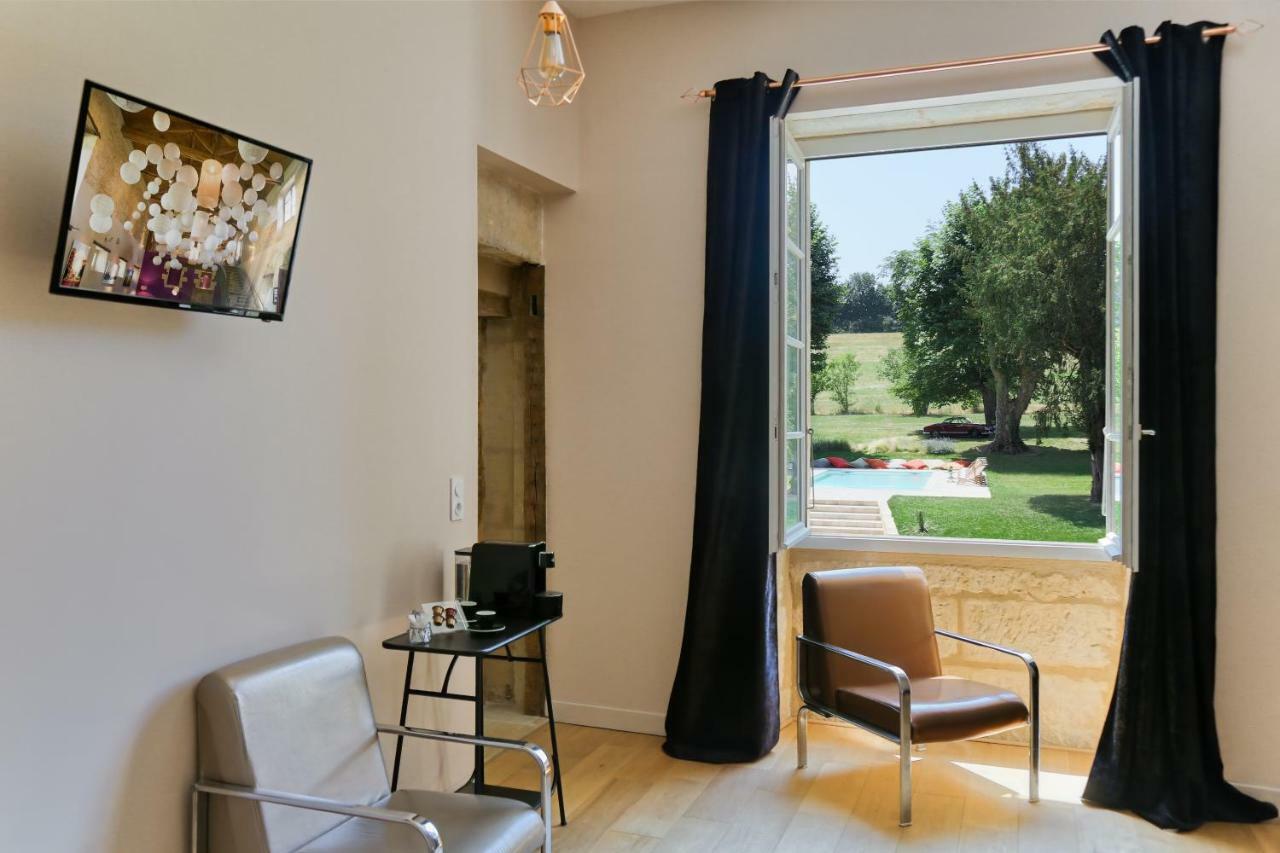 Le Château de Camille Saint-Jean-le-Comtal Extérieur photo